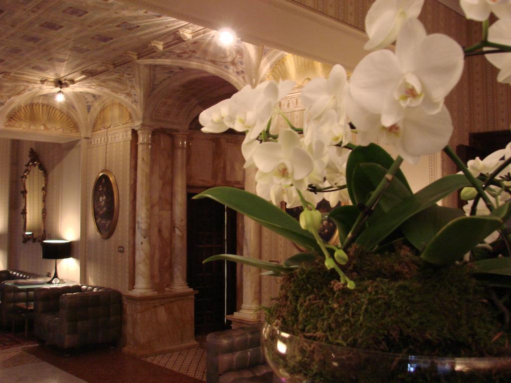 Hotel Villa Fiordaliso Gardone Riviera Buitenkant foto